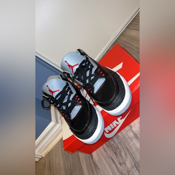 Air Jordan 3 Retro OG 'Black Cement' from 2018 - Picture 3 of 10